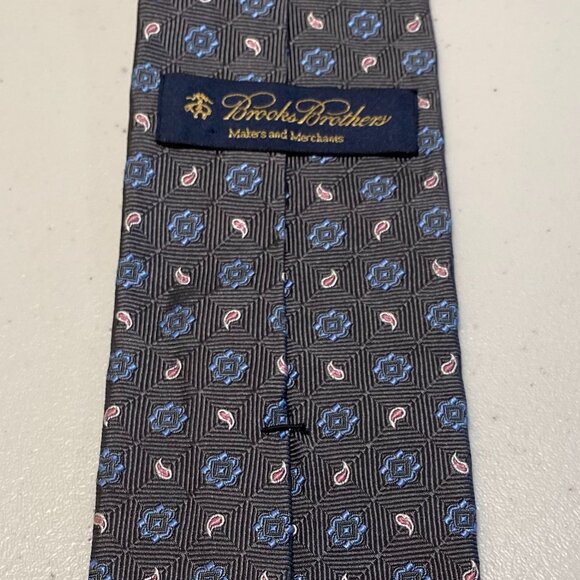 Brooks Brothers Makers and Merchants 100% Silk Tie Embroidered Paisley Flowers - Picture 3 of 10